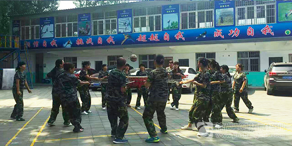 西安某幼儿园全体教师拓展培训(图3)