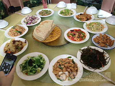 西安某幼儿园全体教师拓展培训(图4)